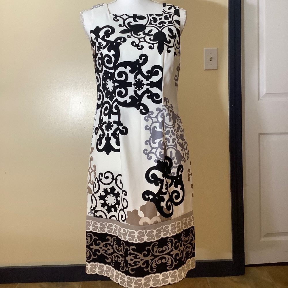 Modern Graphic Sleeveless Dress